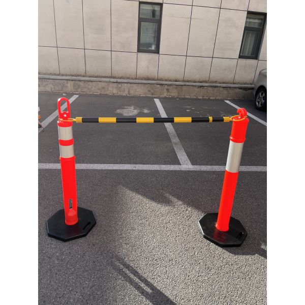 Plastic Road Separator Spring Post with 6kg and 8kg PE T-Top Bollard Post
