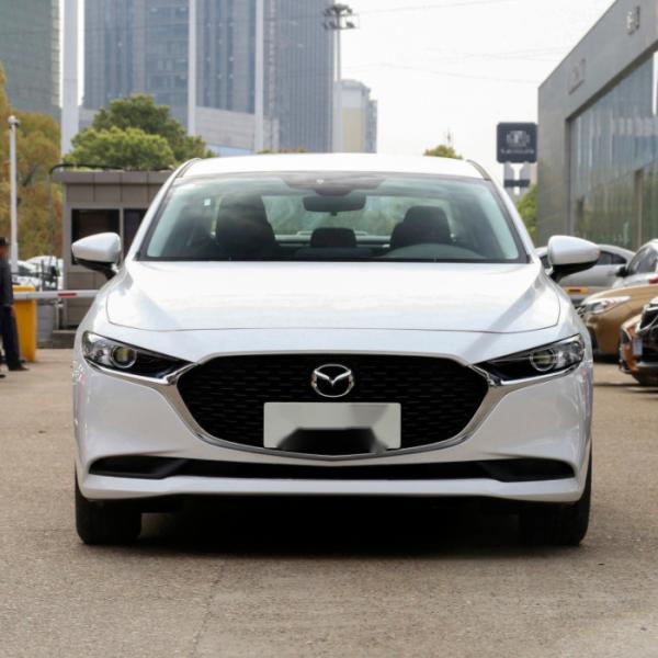 Бензин небольшой машины варианта 2.0L Changan Mazda 3 Axela 2022 автоматический умный