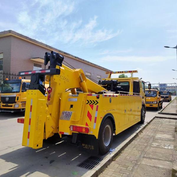 FOTON 4x2 Wrecker Truck 8 Tons Dragging Towing Light Duty Wrecker Truck for Car Transportation Road-block