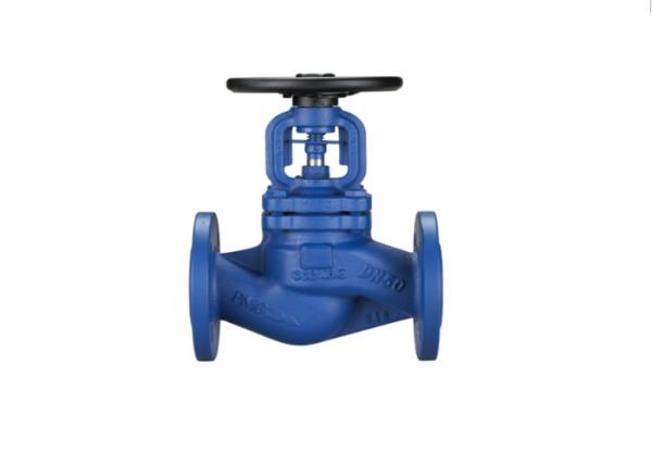 Red Wet Type Fire Hydrant 4 Water Globe Valve 2 Way Pedestal With Control Outlet