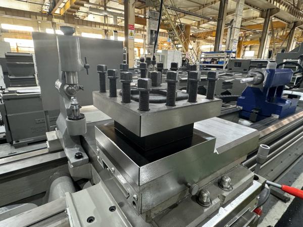 SMTCL Horizontal Lathe CW6163B Metal Manual Lathe 1000mm Spindle Bore 104 Heavy Duty Manual Lathe