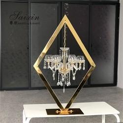 Novo estilo quente para a peça central do casamento cristal ouro candelabra mesa de decoração lustres porta-velas com suporte