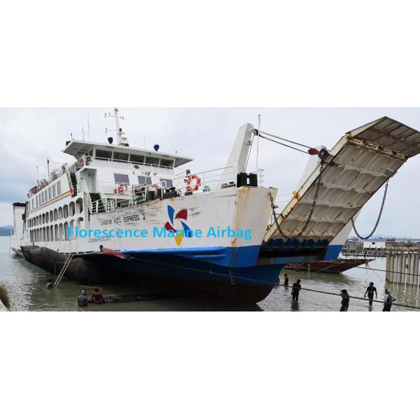 Big Carrying Capacity Marine Rubber Airbag , Boat Recovery Airbags Small Size While Deflated