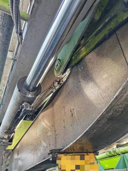 Zoomlion Concrete Pump 56 Meters Mercedes Chassis Best Condition and Original Equipment
