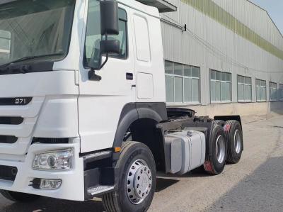 6-8L Manual Transmission Sinotruk HOWO 6*4 Tractor Truck for Heavy Load Transportation