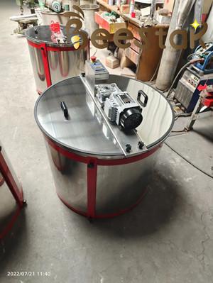 8 Frames Electric Honey Extractor With 4 Hinges On The Lid Of The Honey Extractor
