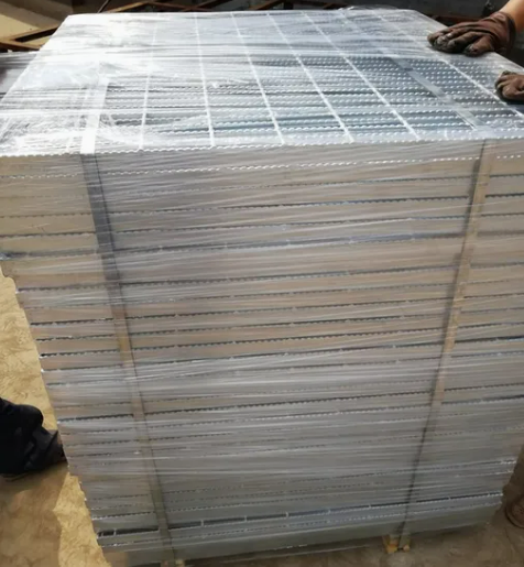 Heavy Duty Galvanized Steel Serrated Anti-slip Bar Grating for Trench Cover and Floor