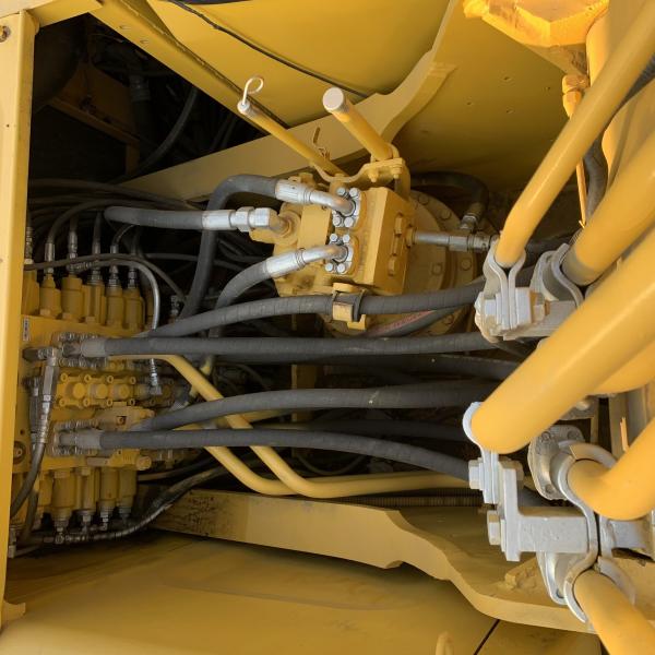 Excavatrice Komatsu d'occasion 20 tonnes PC200 Japon avec moteur Cummins