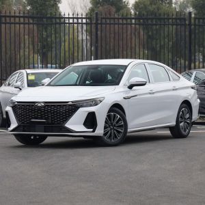 Компактный гибрид бензиновый Fengyun A8 2024 Long Range PHEV 127