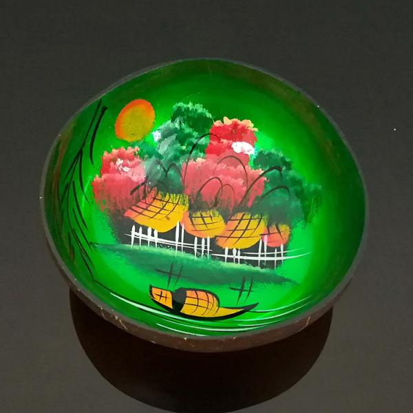 OEM/ODM Acceptable Natural Coconut Shell Bowl Design Ornament Lacquered Coconut Bowls from Regional Feature