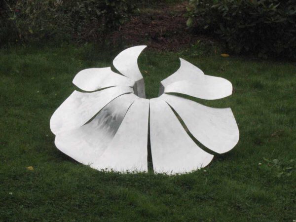 Sculpture en métal inoxydable décorative de jardin en forme de fleur d'art moderne