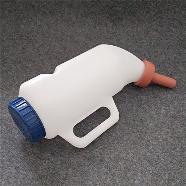 Equipo de alimentación de terneros Botella de plástico para la alimentación de leche con capacidad de 2 litros