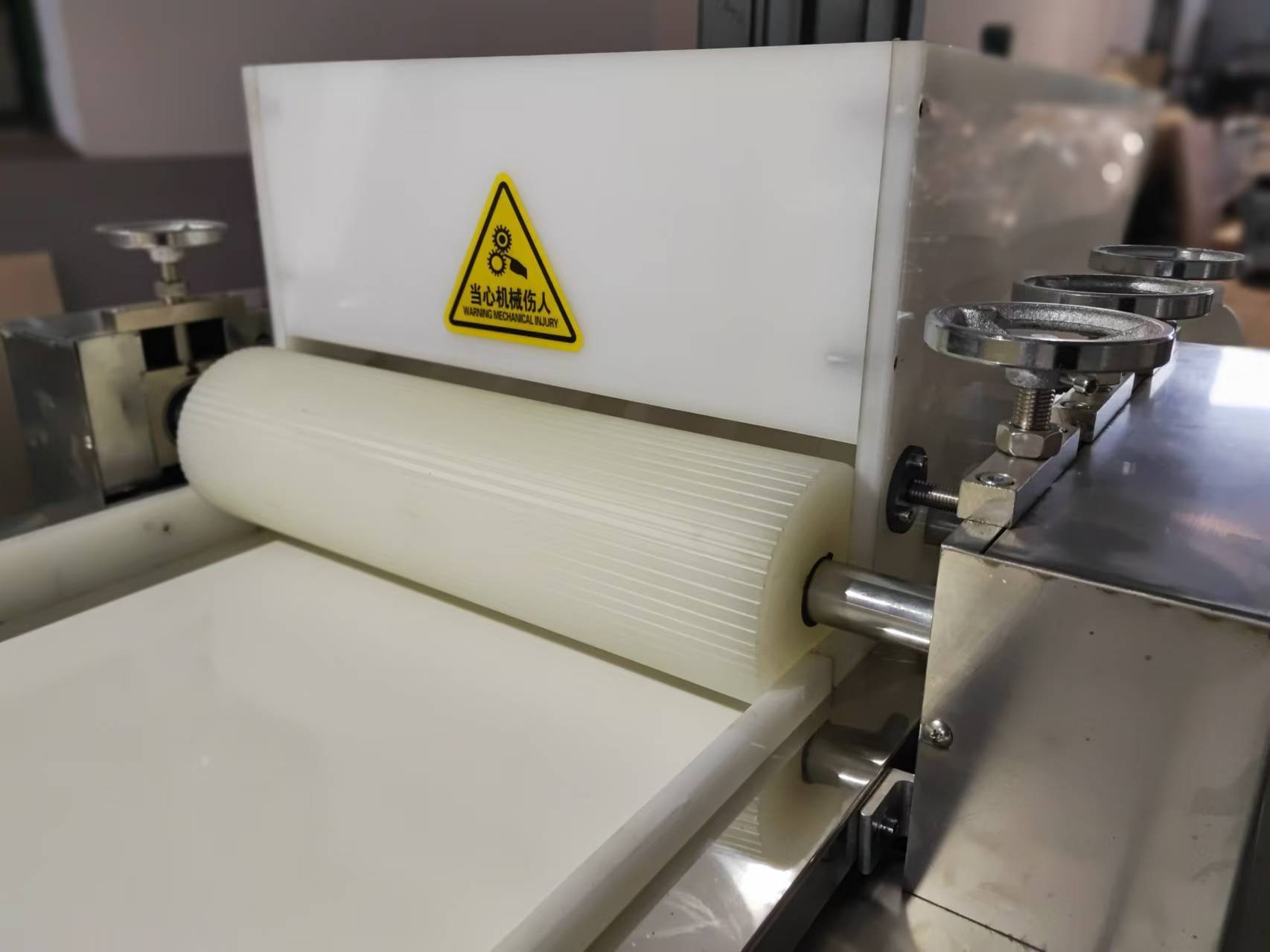 P401 Automatic Puffed Rice Cereal Bar Production Machine 150-300KG/H 380V