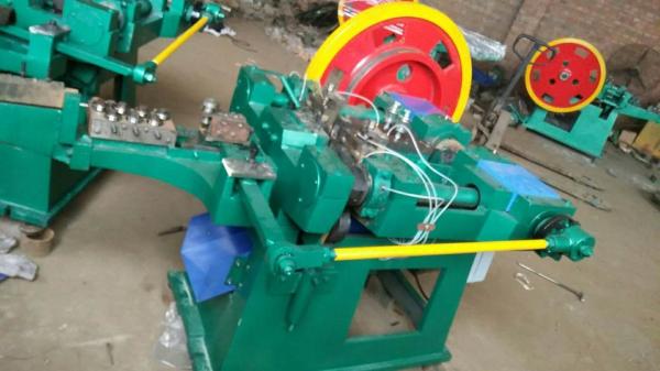 Hot sales Z94 common iron nails making machine price factory