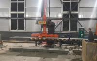 Máquina automática de carga y descarga con servomotor