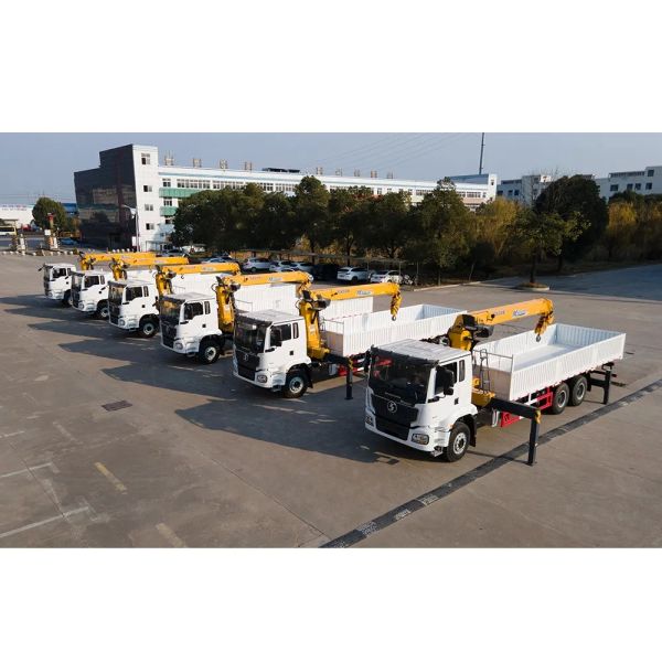 Shacman Cargo Transport Tractor Refueled Telescopic Arm Crane Dump Truck