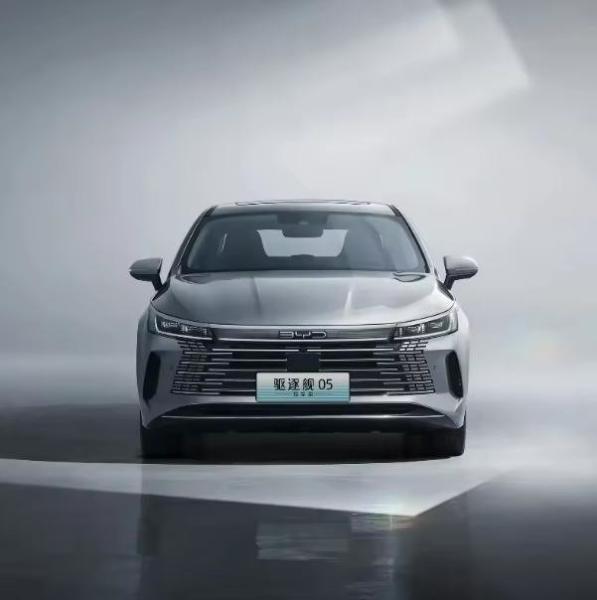 2024 Byd Destroyer 05 Champion Edition Dm-I 55km 120km High Speed Electric Petrol Fuel Car Vehicles in White
