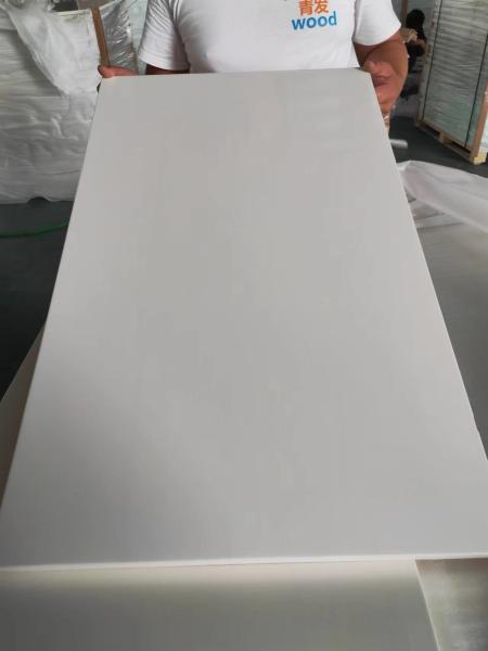 Teor de humidade 8-12% Painel de madeira de pinheiro Cores personalizadas para decoração Peças de reposição gratuitas