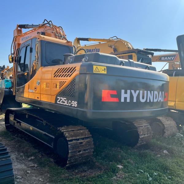 22.5 tonnes Hyundai Excavateur d'occasion 225LC-9 Machine de creusement d'équipement lourd