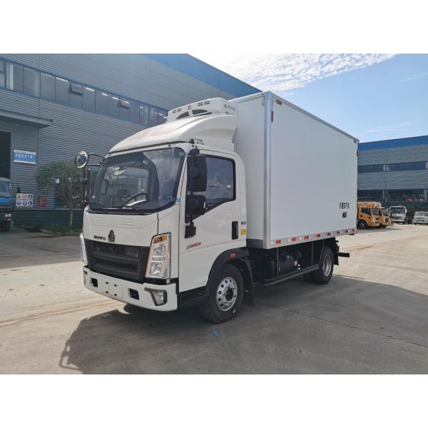 HOWO 4*2 Refrigerated Box Truck Meat And Chicken Box Fridge Van