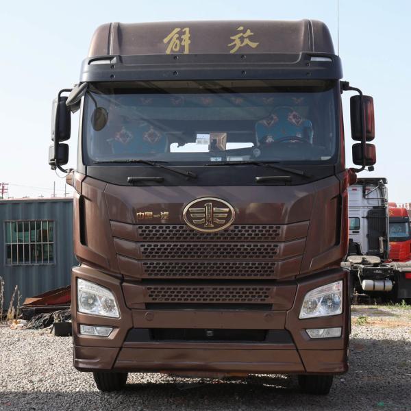 Heavy Duty 6x4 Tractor Towing Vehicle with Air Suspension Seat and Hydraulic Steering