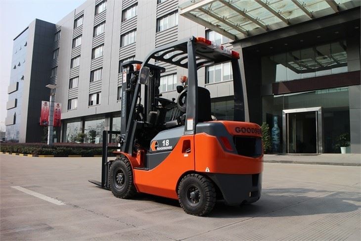 GOODSENSE 1.8 Ton Diesel Counterbalanced Forklift Truck 35.4kw With Optional Lifting Height