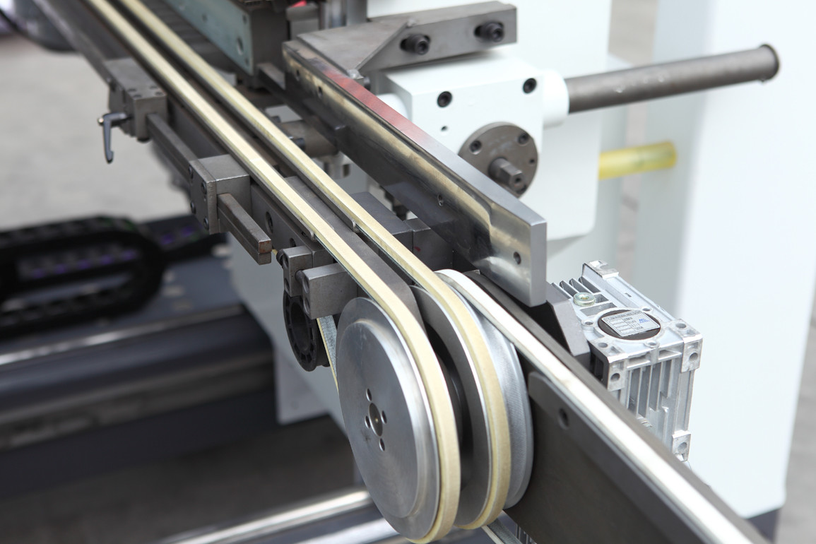 Автоматический питаясь борштанга с резцами HB8462 70m/min 2800rpm CNC 12 строк