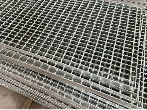Swage-Locked Riveted Smooth Steel Grating for Heavy Duty Applications
