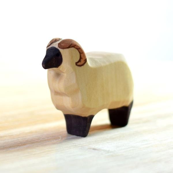 OEM Stackable Small Wooden Animal Figurines Carefully Crafted For Kids