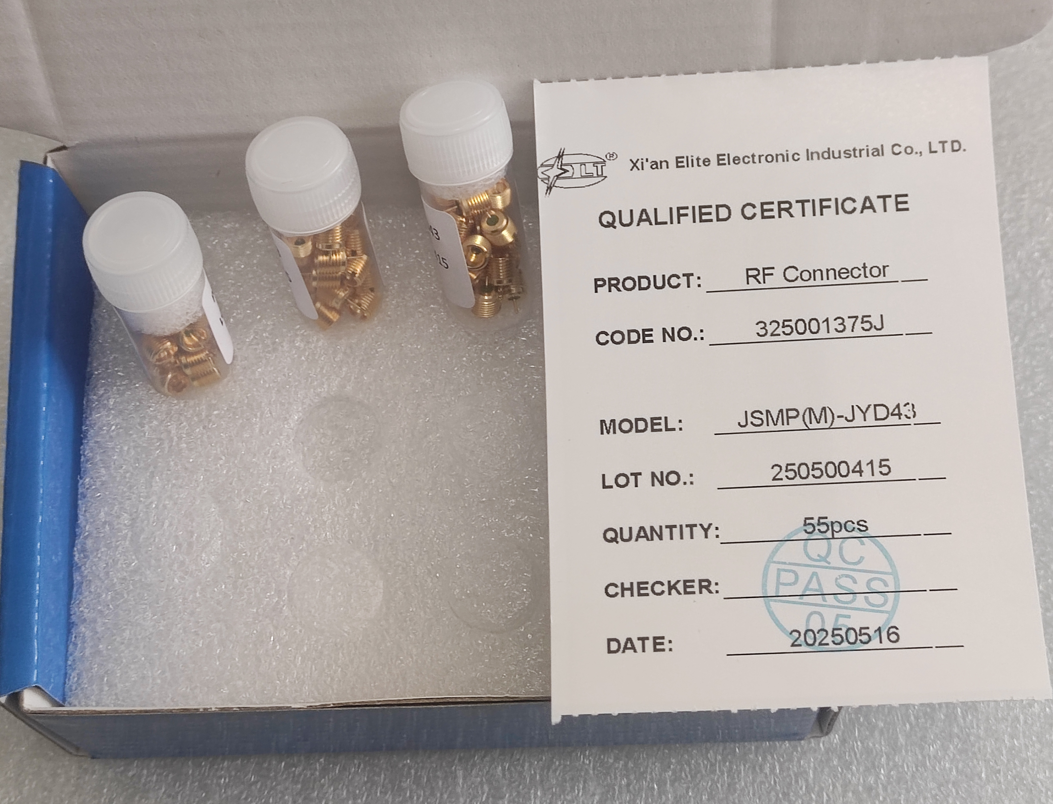 Hermetically Sealed SMP Male Limited Detent Bulkhead RF Plug Connector