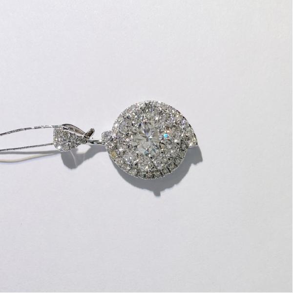 Handmade 18K Gold Luxury Pendant Dainty Diamond Cluster Fashion Jewelry for Women Customized for Anniversary Wedding Banquet
