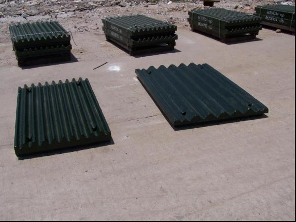 Cr15 Swing Jaw Plates HRC60 Crusher Wear Parts For High Abrasion Performance