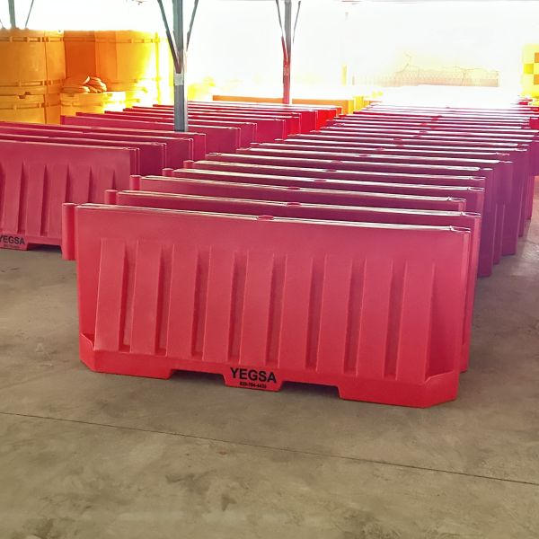 Hot-Selling in the Dominican Republic – 2m PE Plastic Traffic Barrier | Water-Filled Safety Fence / Portable Warning Barrier – China Factory Supply