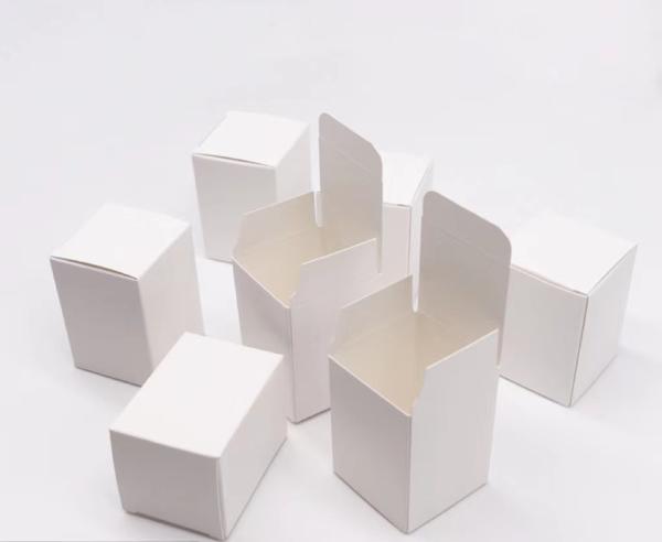 Hot Stamp Small White Shipping Boxes Craft Paper Jewelry Boxes ODM OEM