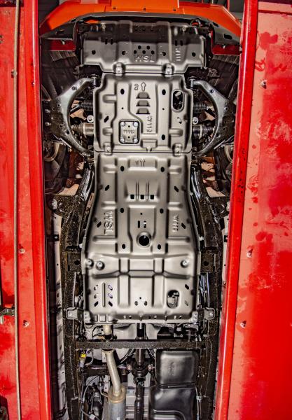 2021 ISUZU D-MAX 4x4 Car Engine Guard with Customized Black Skid Plate and Assurance