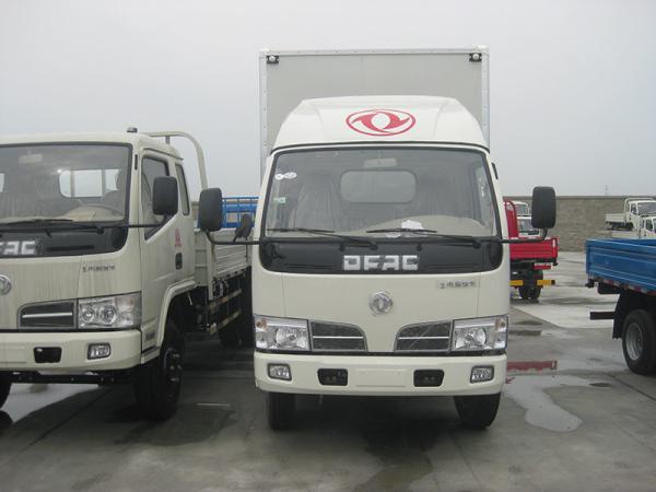 Used Commercial Truck 4x2 Van Cargo Truck For Materials Transport 7530ml Displacement