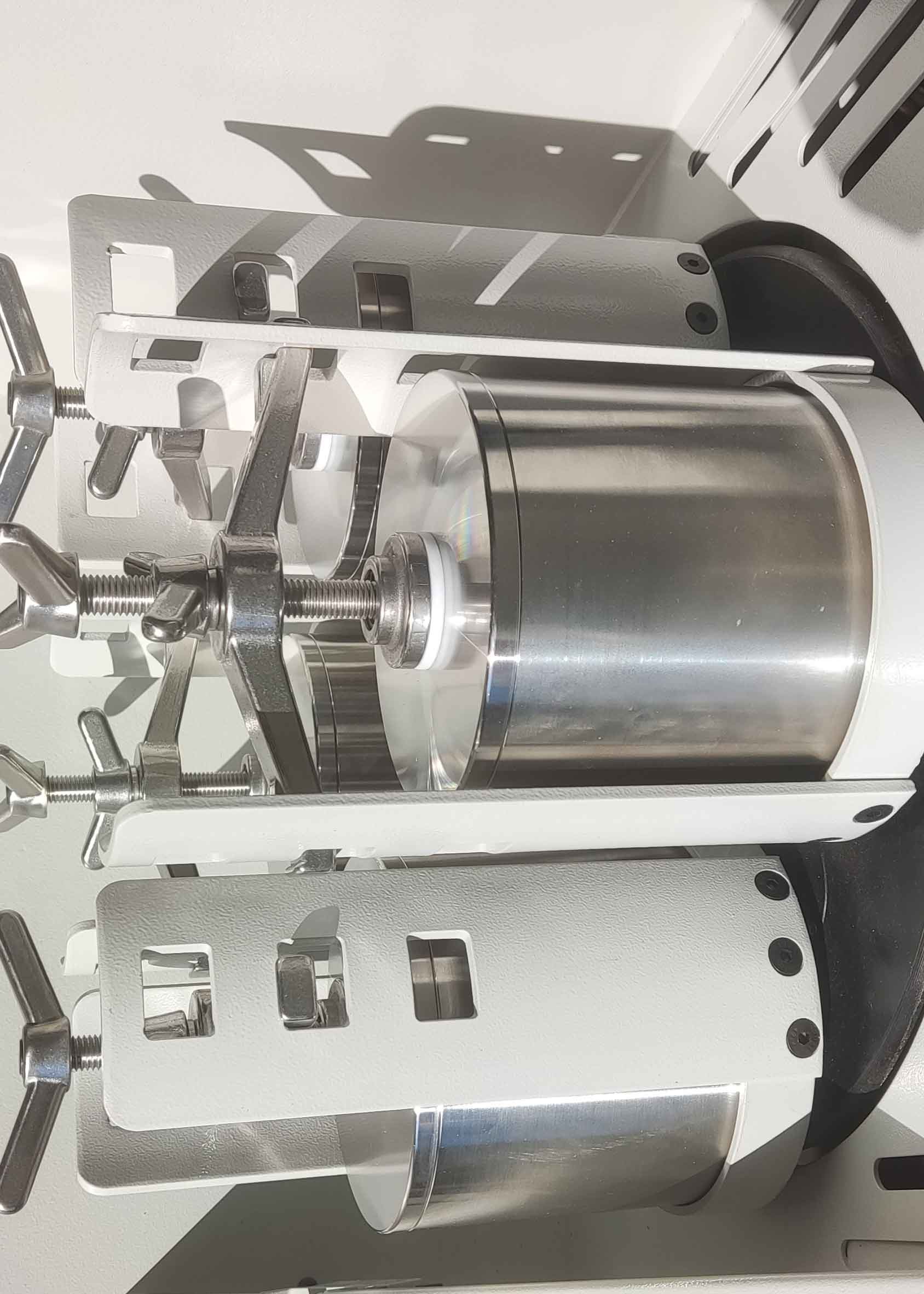 Горизонтальная мельница шарика 0.75KW для питаясь размера материалов 1-10mm