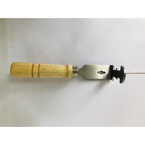 Plated Steel Bee Hive Equipment Beehive Frame Cleaner With Wooden Handle for cleaning