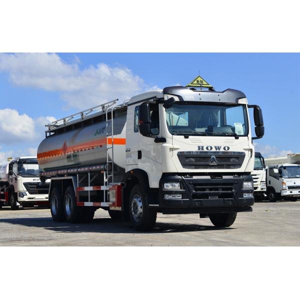 Caminhão-tanque de petróleo seguro e durável de 30 cv Capacidade do tanque para transporte de produtos petrolíferos