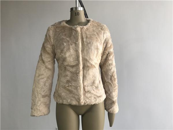 Ladies' Short Faux Fur Coat Blonde Color Collarless Comfortble Feeling TW68773