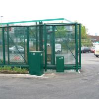 o quadro exterior deslizante do metal de Gate Pvc Coated da cerca de 60*60mm soldou o fio Mesh Or Welded Pipe