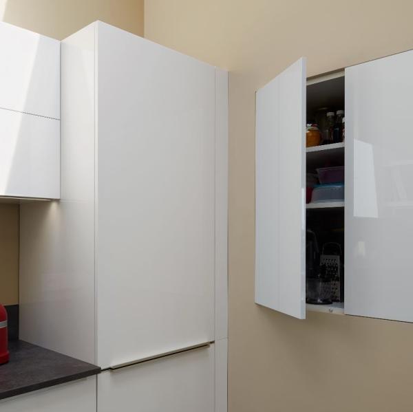 Modern Small U Shaped Kitchen Cabinets High Gloss MDF White Lacquer Kitchen Cabinet