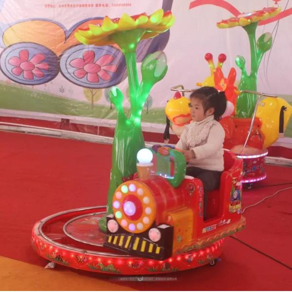 Amusement Park Arcade Carousel Kiddie Ride With Rail Trackless Train