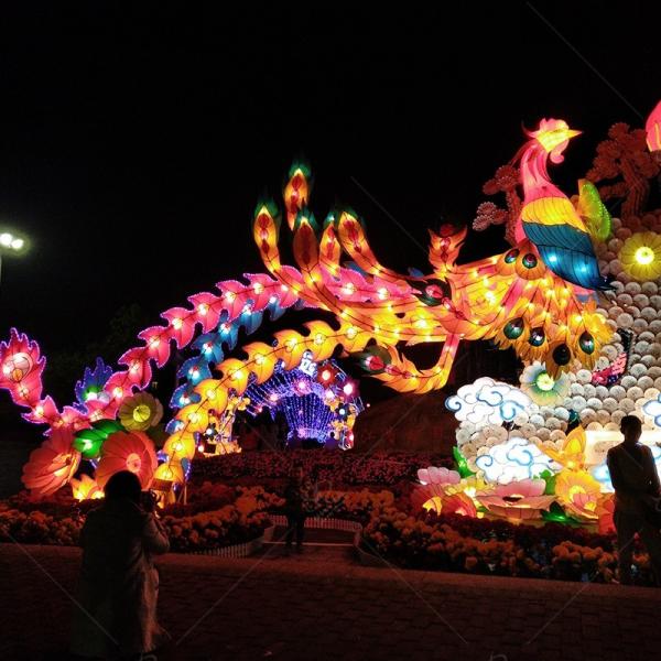 Waterproof Outdoor Park Lantern Arts Holiday Decoration With Light