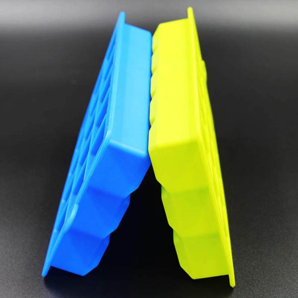 Square Harmless Silicone Ice Mold Cube Trays 15 Cavities Multicolor Reusable