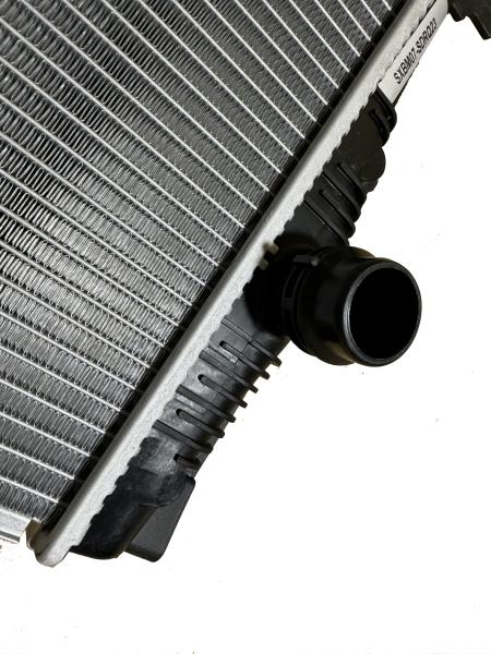 17117626560 OE NO. Auto Parts Aluminum Radiator Plastic Water Tank for BMW F18 F10 F11