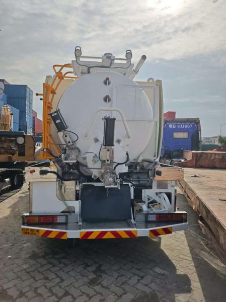 SITRAK Sewage Suction Truck 10-15 Cubic Meters
