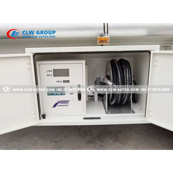 FAW 4x2 Mini Fuel Tanker Truck with 3,000-5,000L Q235 Carbon Steel Tank and Euro II/III Diesel Engine