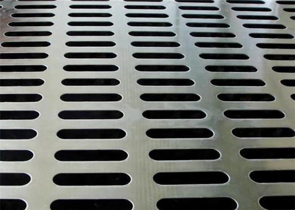 48mm Slot Hole AISI Anti Slip Perforated Metal Sheet Galvanized