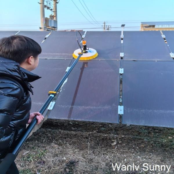 Limpeza de alta pressão Limpeza de painéis solares de tipo limpo com escova rotativa de cabeça única 1